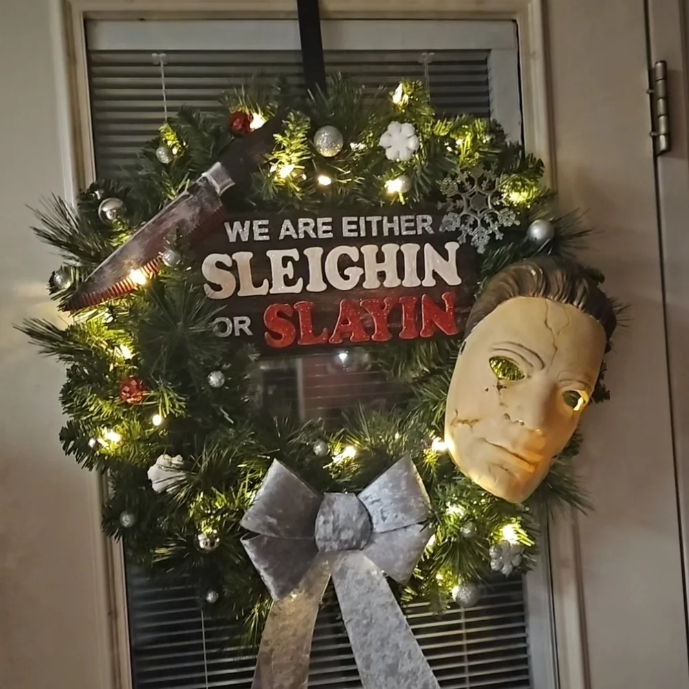 Creepy Holiday Wreath with Lights